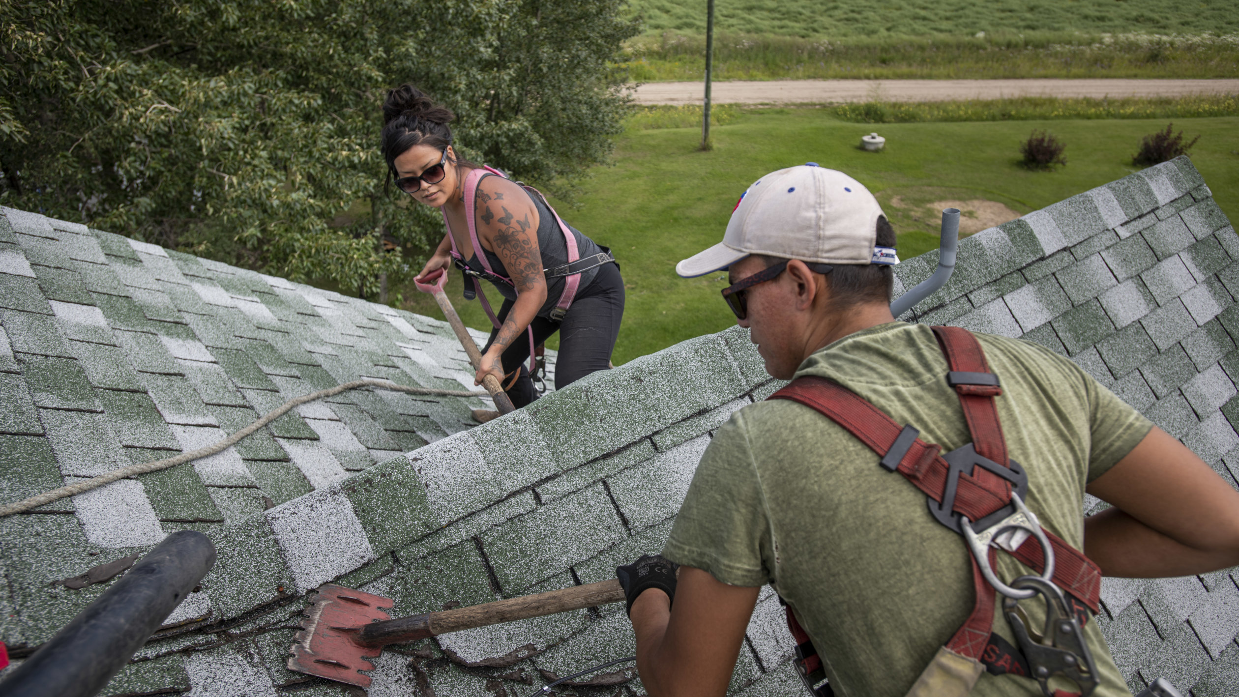 Roofer Salary Guide in the United States 2023 Jobber