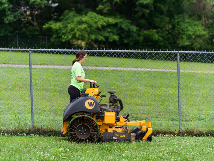 How to Get Commercial Lawn Accounts